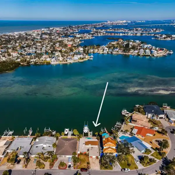 WATERFRONT LIVING AT ITS FINEST