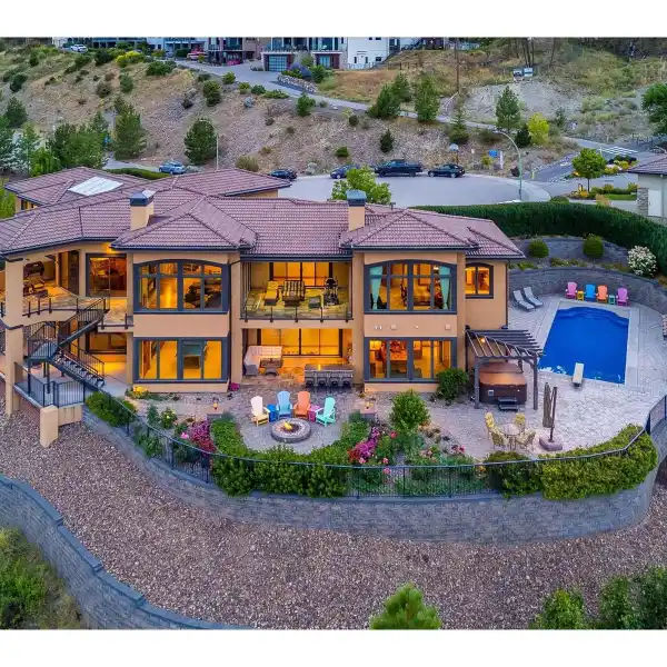 TUSCAN-INSPIRED CASA LOMA ESTATE