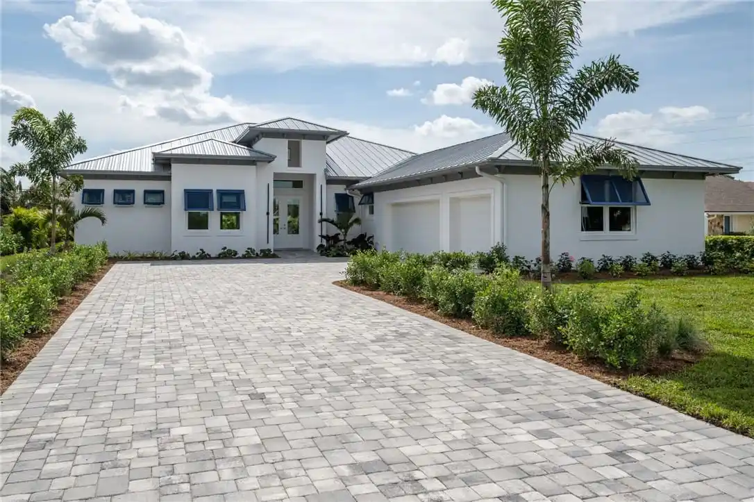 Brand New Construction a Block from the Beach