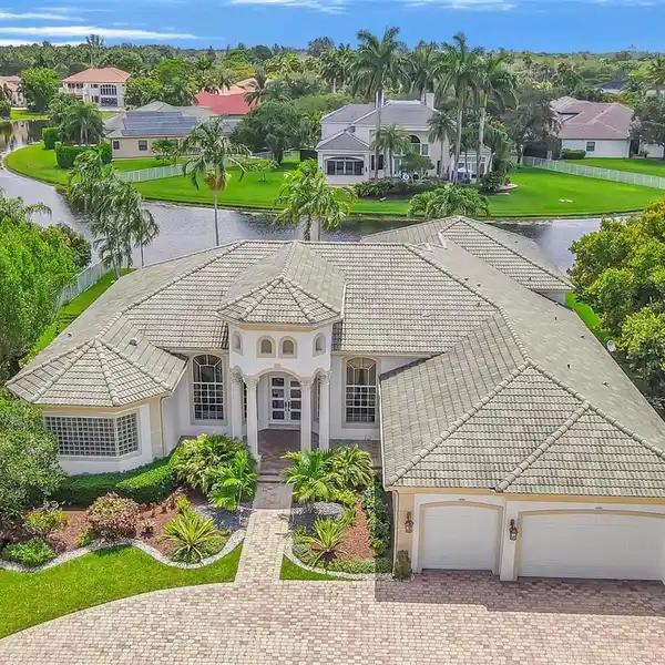 REFINED ELEGANCE IN STONEBROOK ESTATES