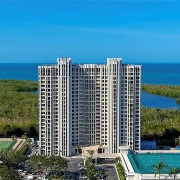 SPACIOUS THREE BEDROOM END RESIDENCE AT ST. LAURENT IN PELICAN BAY