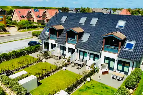 Holiday Apartment Near the Beach