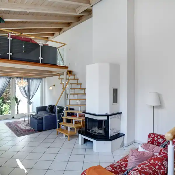 WELL-MAINTAINED AND VERSATILE HOME