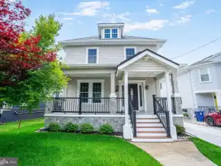 Spacious and Stylish Craftsman