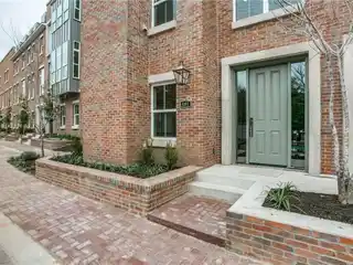 Stunning Corner Townhome in the Heart of Dallas