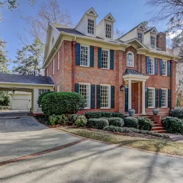 UPDATED HOME IN QUIET CUL-DE-SAC CLOSE TO EVERYTHING