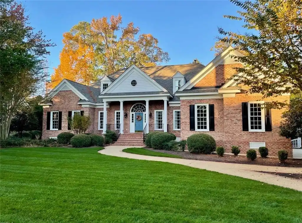 Elegance and Comfort in a Private Lakefront Setting