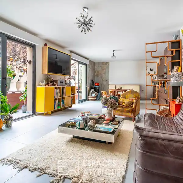 GORGEOUS SIX BEDROOM PROPERTY NEAR ROBESPIERRE
