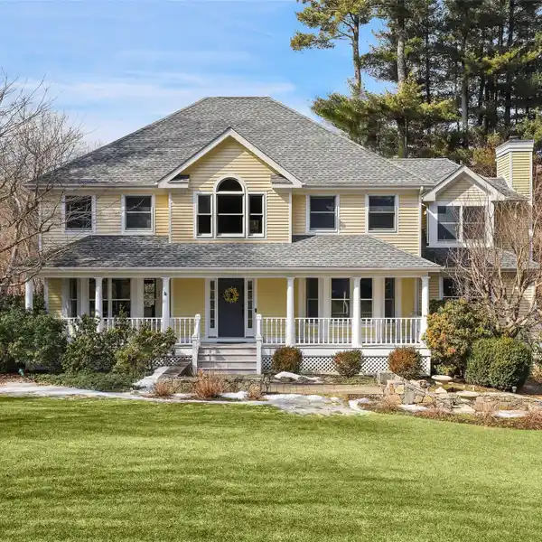 UPDATED COLONIAL HOME IN MICHELLE ESTATES
