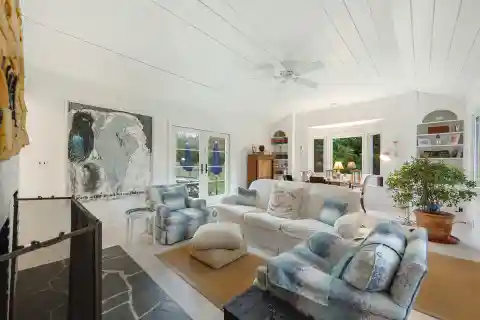 Elegantly Appointed Beach Cottage for Rent