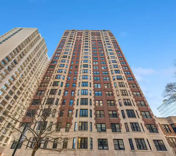 GRAND AND GRACIOUS LIVING AT THE EDDYSTONE