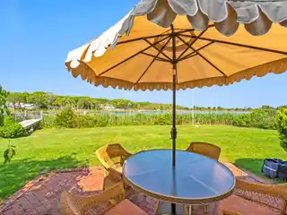 Cozy Waterfront Cottage for Rent