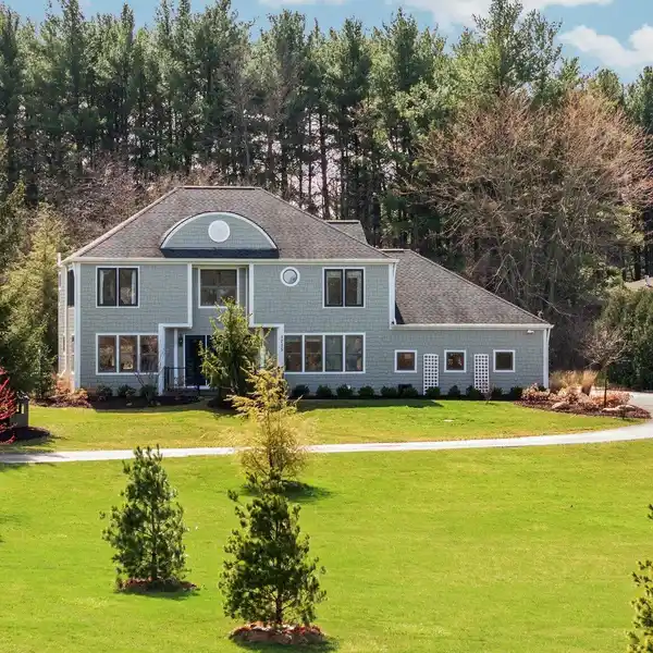 COMPLETELY UPDATED EXECUTIVE HOME