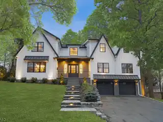 Stunning Six Bedroom Luxury Home