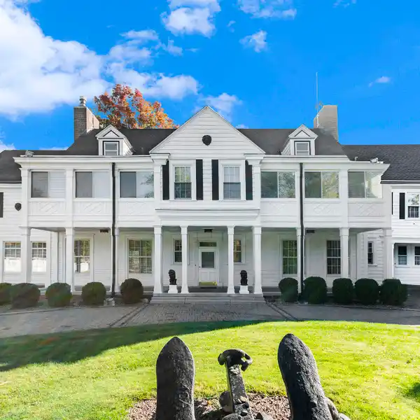 LANDMARK GROSSE ILE PROPERTY