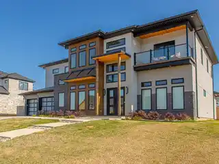 Luxury and Functionally with an Amazing Lake View