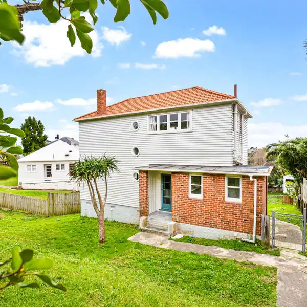 PREMIUM LOCATION ALONG THE ORAKEI RIDGELINE