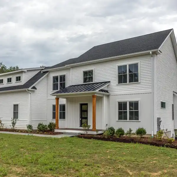 EXQUISITE NEW CONSTRUCTION IN A TRANQUIL SETTING