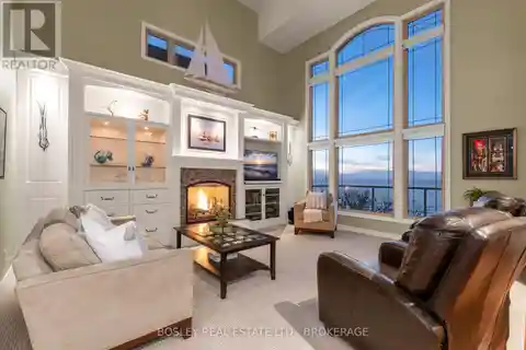 Stunning Vistas from This Private Sanctuary