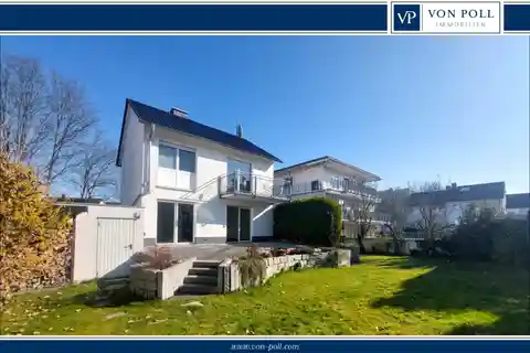 Charming and Modernized Detached House