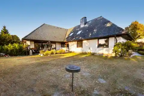 Elegant Villa in a Sought-After Location in the Hanover Region