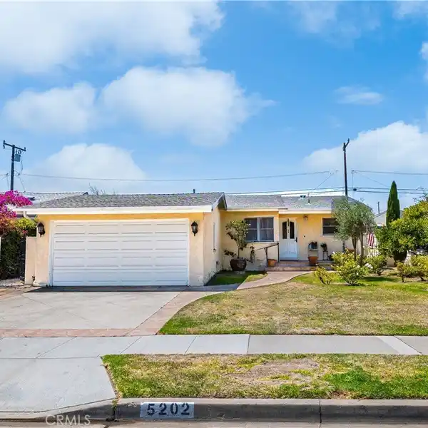 CHARMING HOME IN DESIRABLE SOUTHWOOD