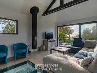 Contemporary Home Combining Elegance and Functionality