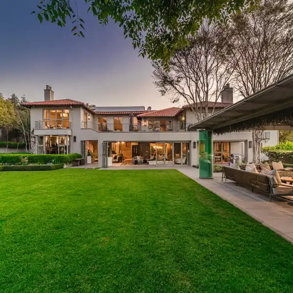 TUSCAN OPULENCE WITH AFRICAN DESIGN