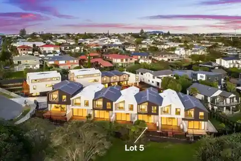 Brand-New Townhouse Designed by Award-Winning Architects