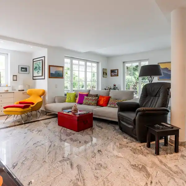 GARDEN APARTMENT IN A LUXURIOUS VILLA