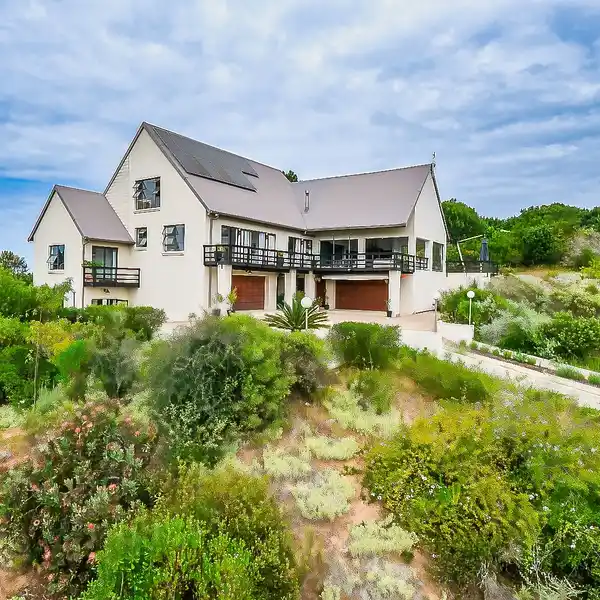 FOUR BEDROOM HOUSE FOR SALE IN LANGVLEI DUNES