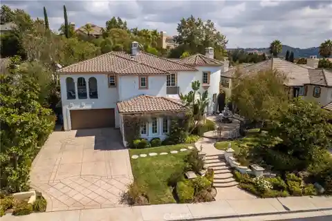 Elegant Estate in Exclusive Mont Calabasas