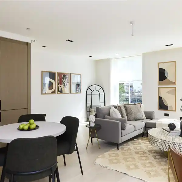 LUXURY MODERN APARTMENT IN PRIME LOCATION