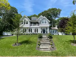 Beautiful Brand New Construction for the Summer