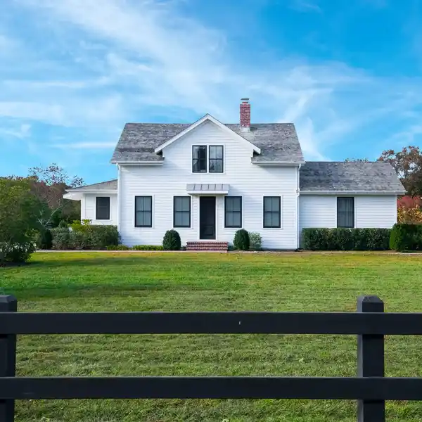 QUAINT THREE BEDROOM RENTAL ON PASTURE-LIKE PROPERTY