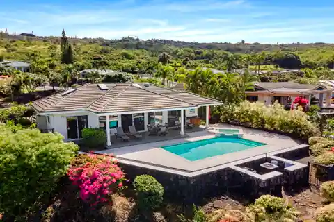 Elegant Single-Level Luxury Home in Bayview Estates