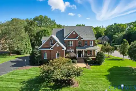 Grand Manor Elegance with Expansive Entertaining Spaces