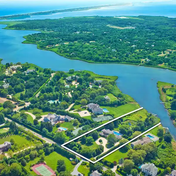 PRIVATE RENTAL HOME WITH SERENE WATER VIEWS