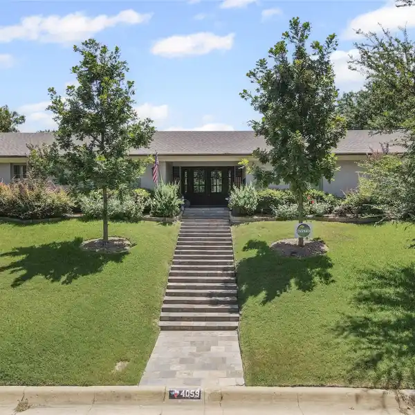 PRIVATE HILLTOP RETREAT WITH ROOM TO GROW