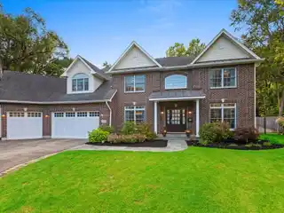 Cul-De-Sac Luxury with Grand Entertaining Spaces