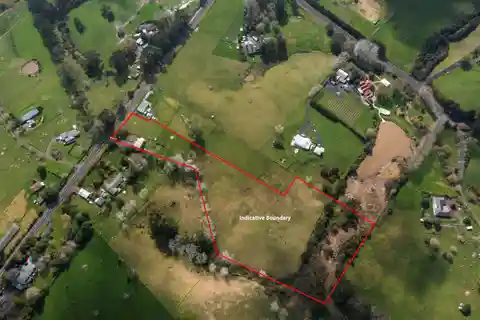 Prime Lifestyle Acreage with City Views