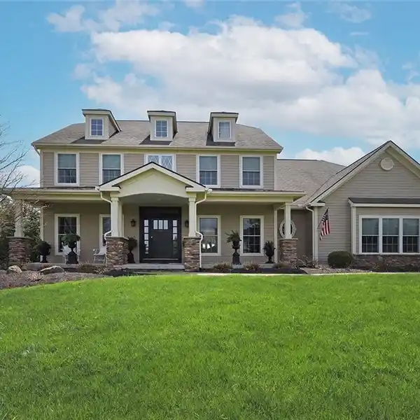 BEAUTIFULLY DESIGNED AND CONSTRUCTED TRANSITIONAL