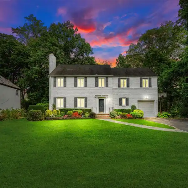 REFINED COLONIAL WITH EXCEPTIONAL MODERN UPGRADES