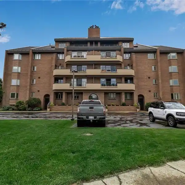 CUSTOM PENTHOUSE IN THE PRESTIGIOUS GULL LANDING BUILDING