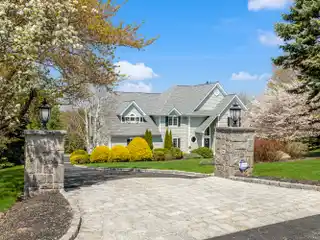 Beautifully Maintained Custom-built Colonial