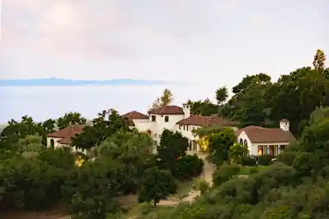 Newly Renovated Luxury Estate in the Hills