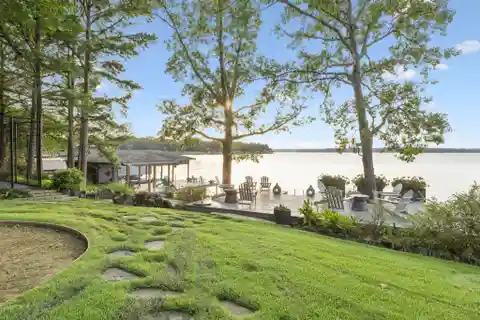 Beautiful Compound on Lake Cypress Springs