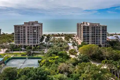 Incredible Luxury Condo in Prestigious Promenade Community