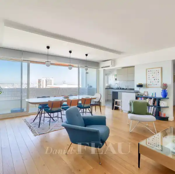 RENOVATED SPACIOUS LIVING WITH BALCONY ACCESS