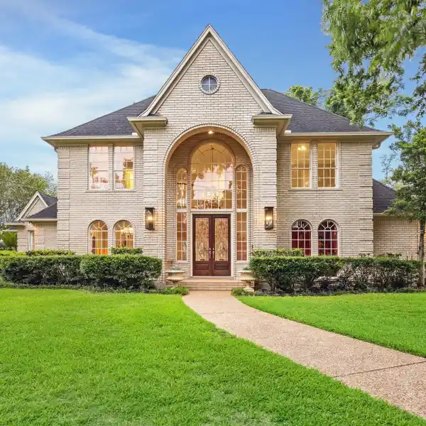 CLASSIC GEM ON AN OVERSIZED CORNER LOT